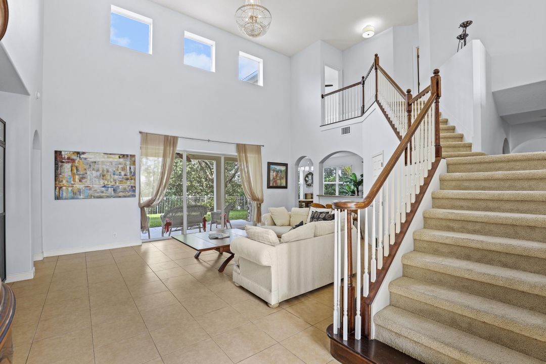 待售: $835,000 (6 贝兹, 4 浴室, 4363 平方英尺)