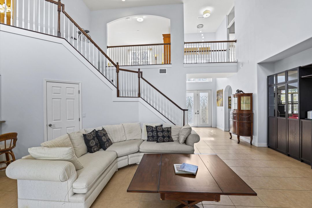 待售: $835,000 (6 贝兹, 4 浴室, 4363 平方英尺)