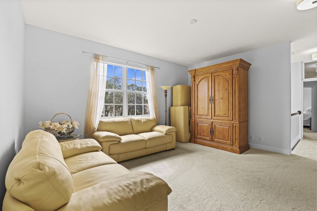 待售: $835,000 (6 贝兹, 4 浴室, 4363 平方英尺)