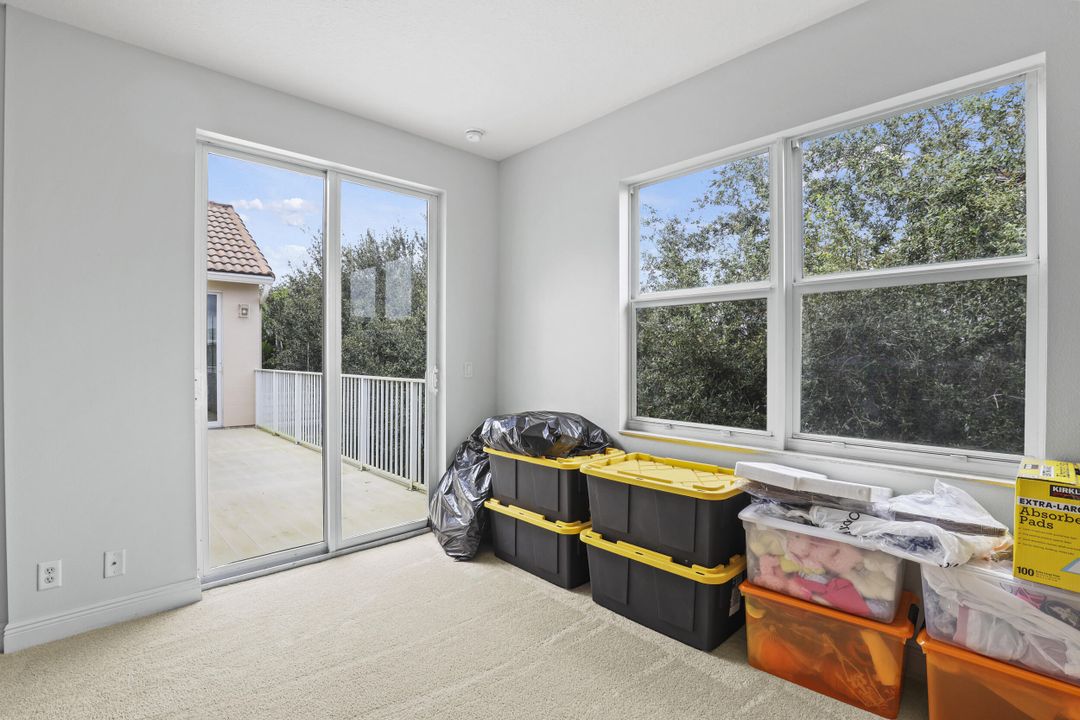 待售: $835,000 (6 贝兹, 4 浴室, 4363 平方英尺)