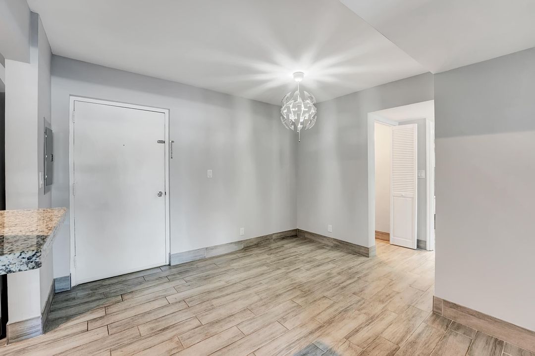 合同活跃: $2,099 (2 贝兹, 2 浴室, 936 平方英尺)