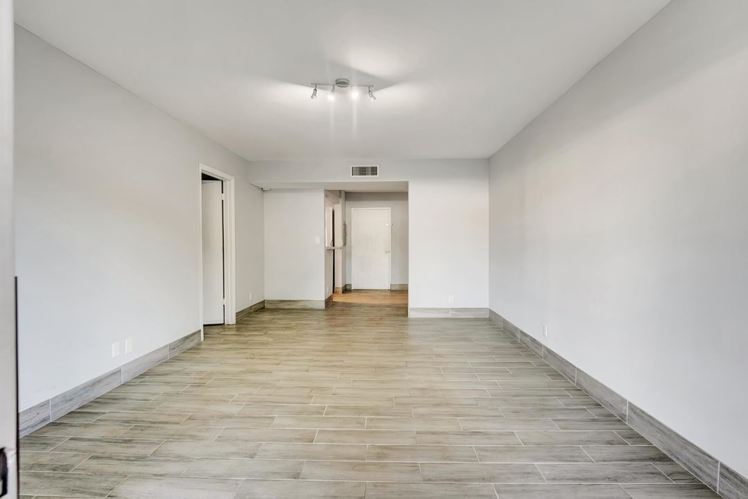 合同活跃: $2,099 (2 贝兹, 2 浴室, 936 平方英尺)