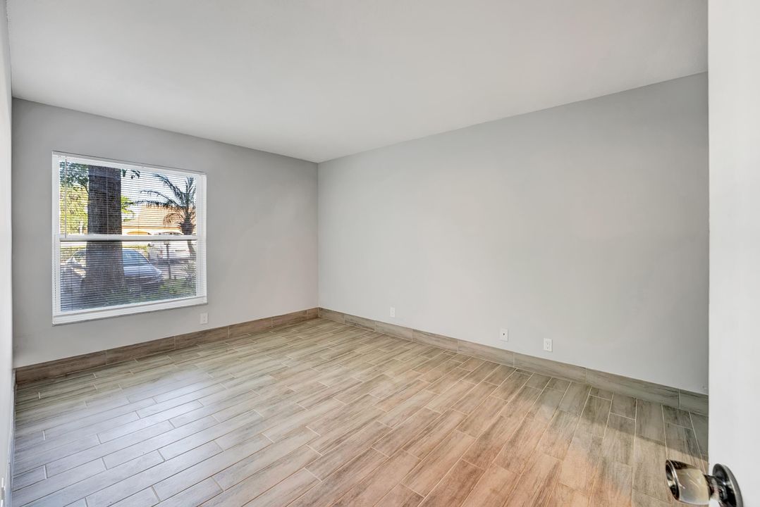 合同活跃: $2,099 (2 贝兹, 2 浴室, 936 平方英尺)