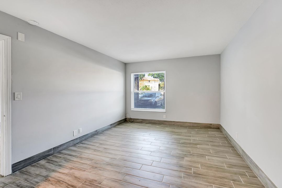 合同活跃: $2,099 (2 贝兹, 2 浴室, 936 平方英尺)