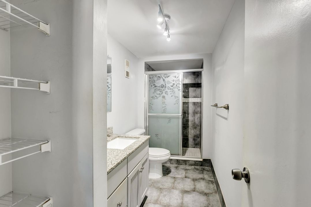 合同活跃: $2,099 (2 贝兹, 2 浴室, 936 平方英尺)