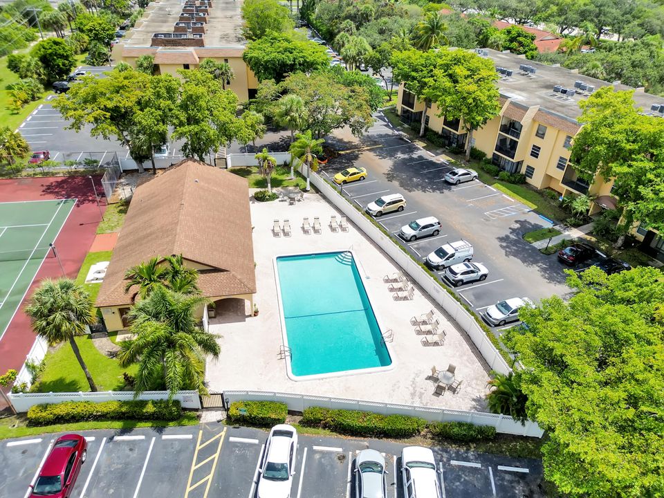 合同活跃: $2,099 (2 贝兹, 2 浴室, 936 平方英尺)