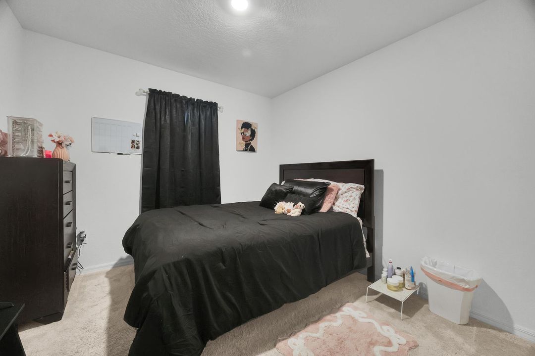 En Venta: $320,000 (4 camas, 2 baños, 1623 Pies cuadrados)