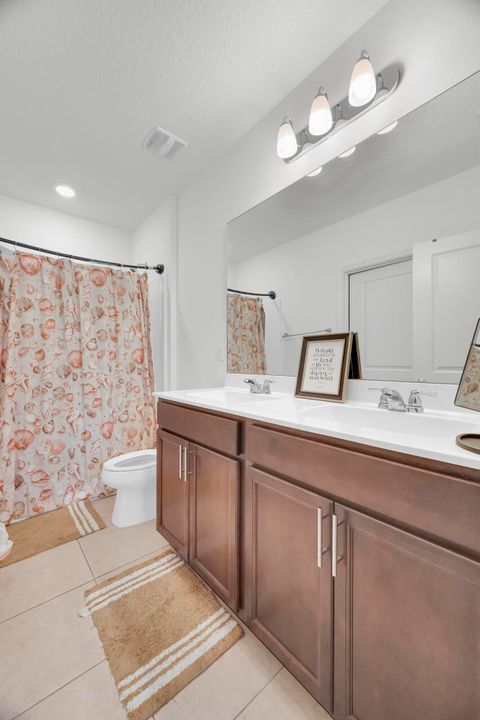 En Venta: $320,000 (4 camas, 2 baños, 1623 Pies cuadrados)