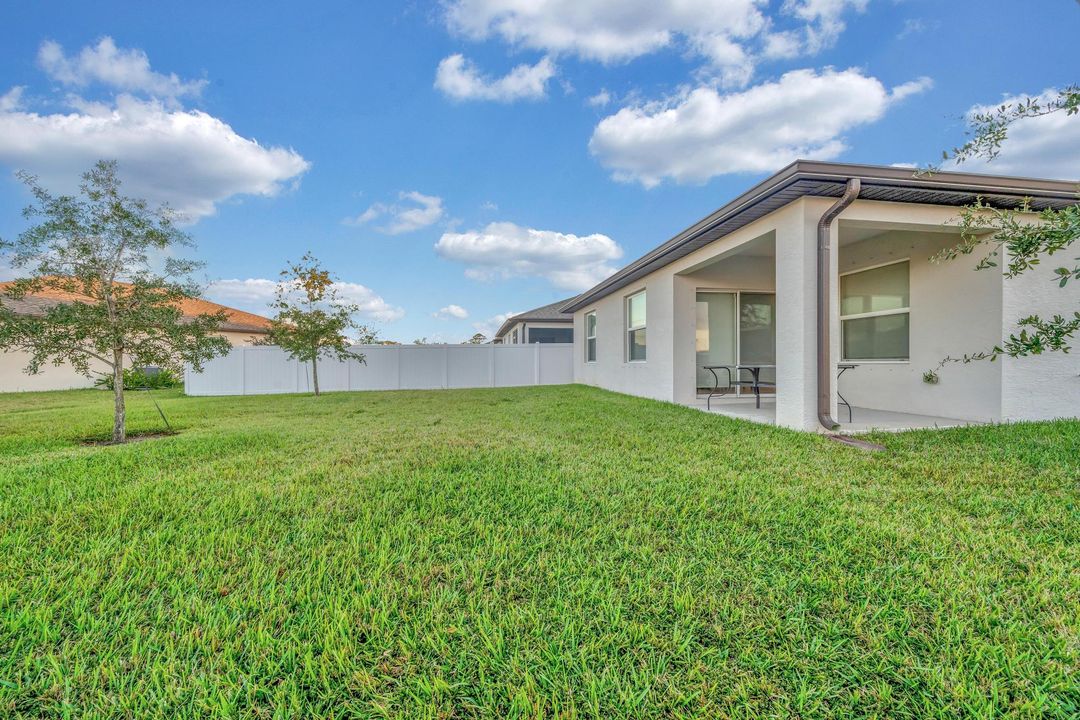 En Venta: $320,000 (4 camas, 2 baños, 1623 Pies cuadrados)