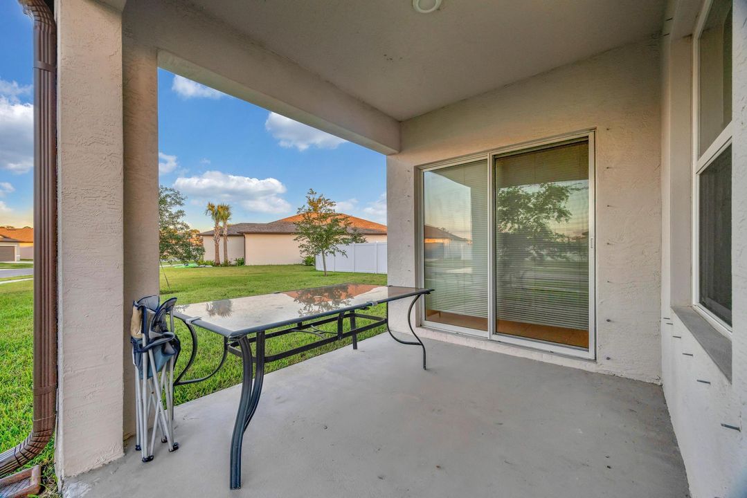 En Venta: $320,000 (4 camas, 2 baños, 1623 Pies cuadrados)