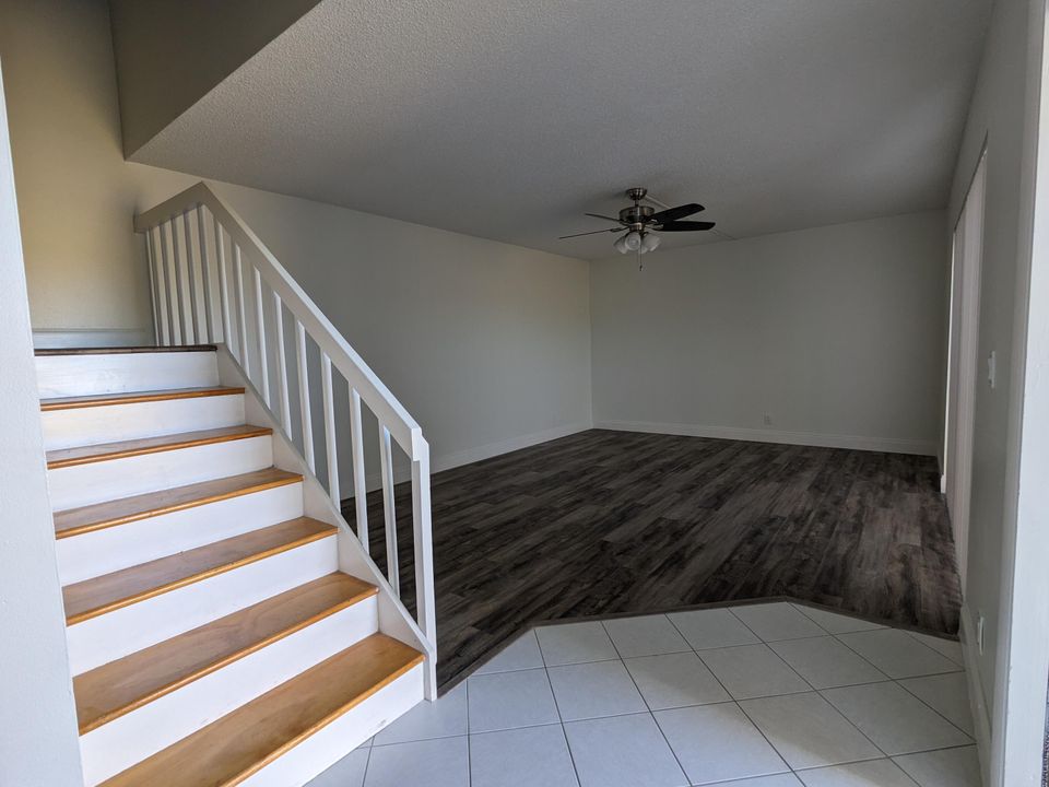 Active With Contract: $2,300 (2 beds, 2 baths, 1232 Square Feet)