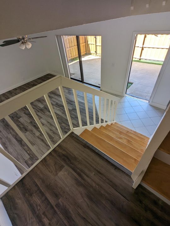 Active With Contract: $2,300 (2 beds, 2 baths, 1232 Square Feet)