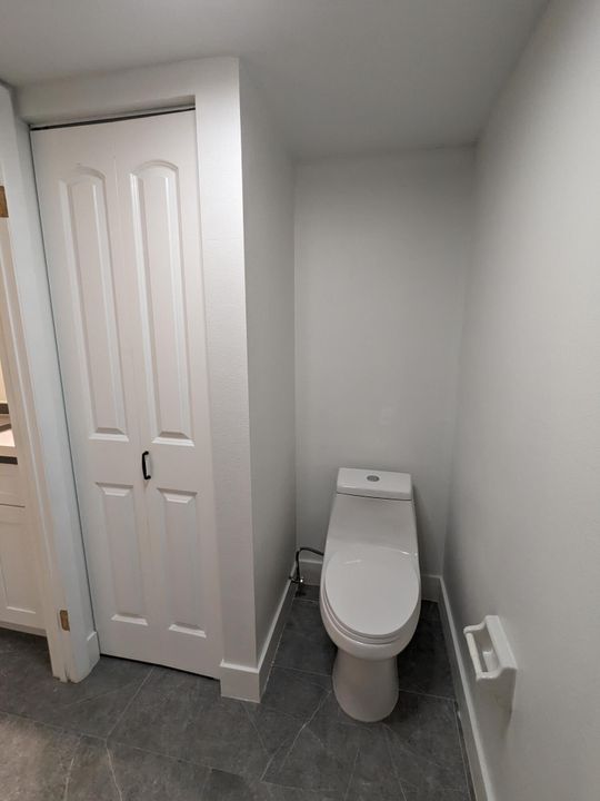 Active With Contract: $2,300 (2 beds, 2 baths, 1232 Square Feet)