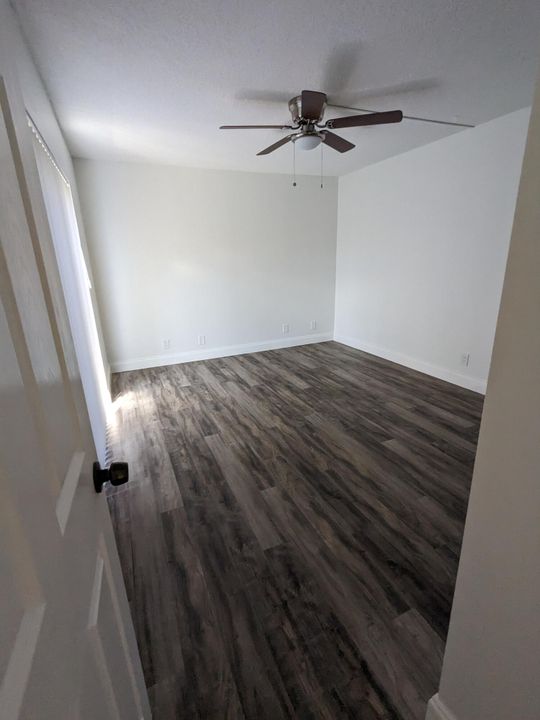 Active With Contract: $2,300 (2 beds, 2 baths, 1232 Square Feet)