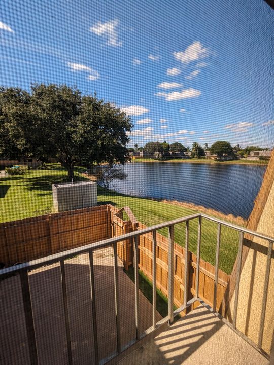 Active With Contract: $2,300 (2 beds, 2 baths, 1232 Square Feet)