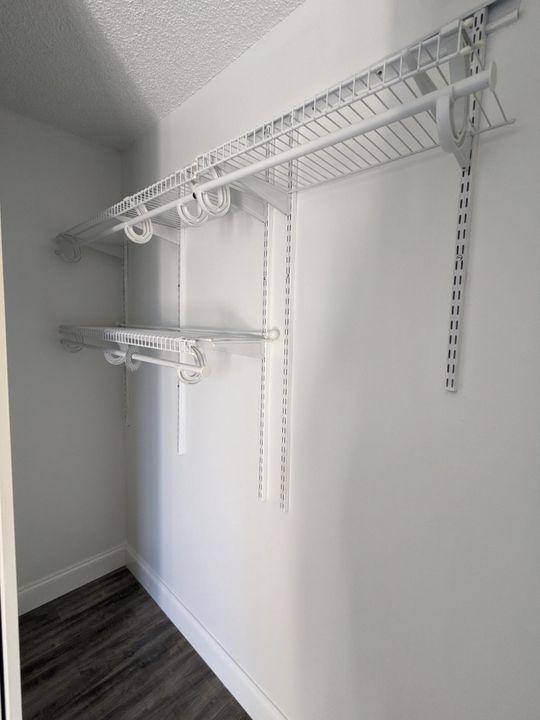 Active With Contract: $2,300 (2 beds, 2 baths, 1232 Square Feet)