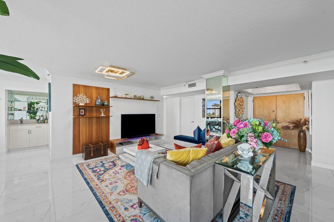 For Sale: $1,290,000 (3 beds, 2 baths, 1852 Square Feet)