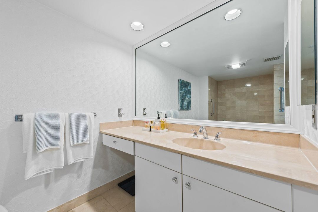 For Sale: $1,290,000 (3 beds, 2 baths, 1852 Square Feet)