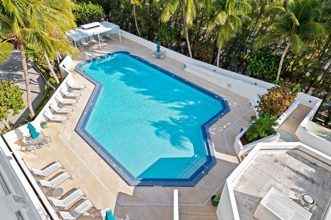 For Sale: $1,290,000 (3 beds, 2 baths, 1852 Square Feet)