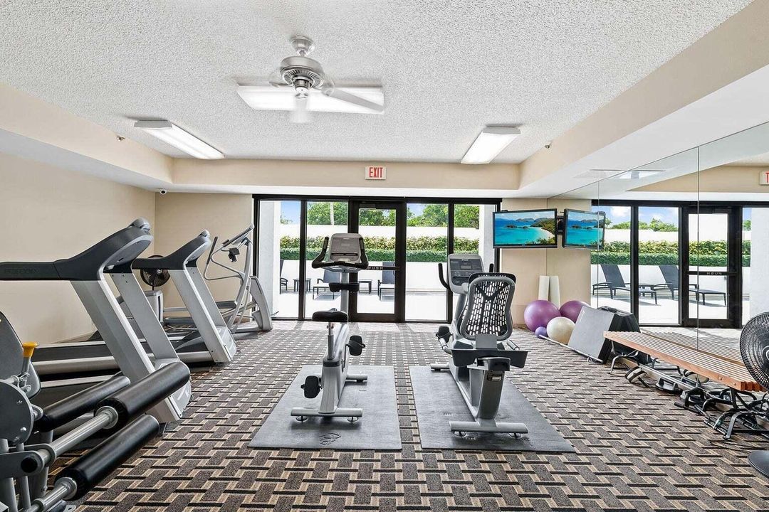 For Sale: $1,290,000 (3 beds, 2 baths, 1852 Square Feet)