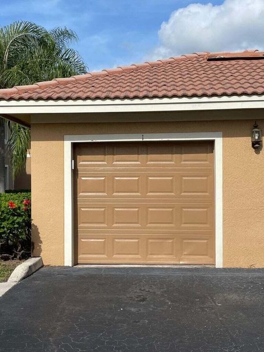 待售: $212,000 (1 贝兹, 1 浴室, 802 平方英尺)