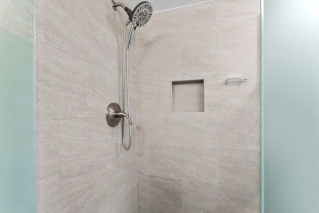 Под контрактом: $3,200 (2 спален, 2 ванн, 1188 Квадратных фут)