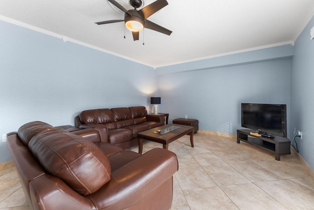 Под контрактом: $3,200 (2 спален, 2 ванн, 1188 Квадратных фут)