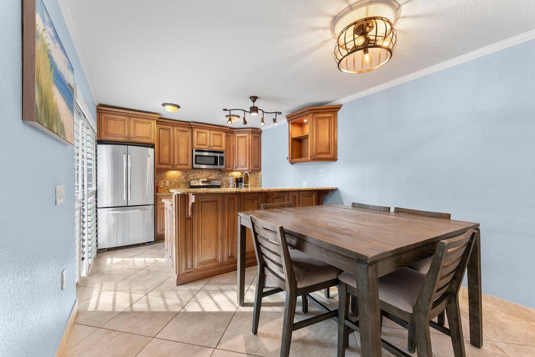 Под контрактом: $3,200 (2 спален, 2 ванн, 1188 Квадратных фут)