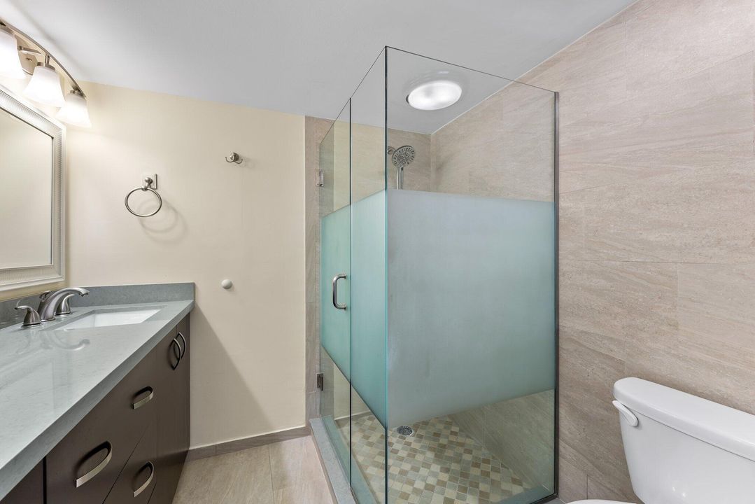 Под контрактом: $3,200 (2 спален, 2 ванн, 1188 Квадратных фут)