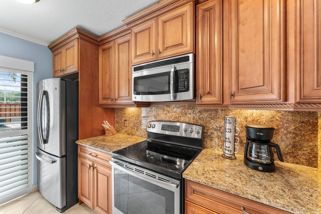 Под контрактом: $3,200 (2 спален, 2 ванн, 1188 Квадратных фут)