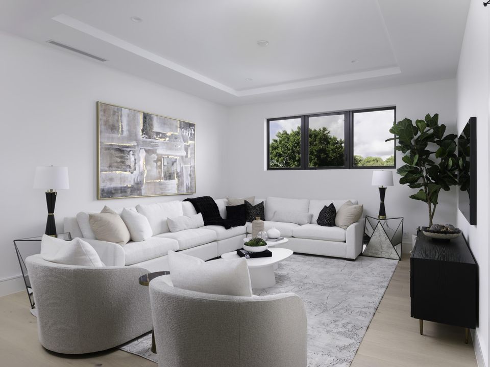 На продажу: $6,195,000 (5 спален, 6 ванн, 4920 Квадратных фут)