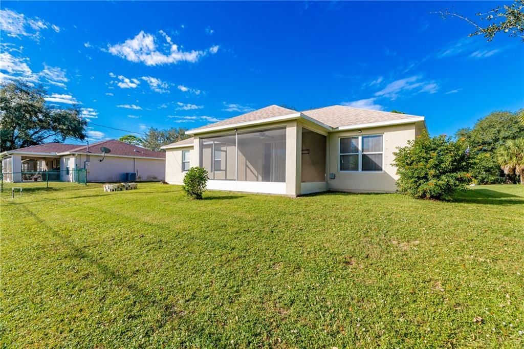 For Sale: $319,900 (3 beds, 2 baths, 1650 Square Feet)