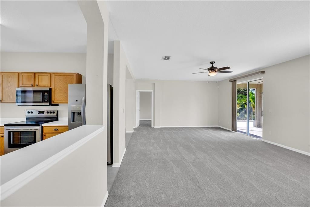 For Sale: $319,900 (3 beds, 2 baths, 1650 Square Feet)