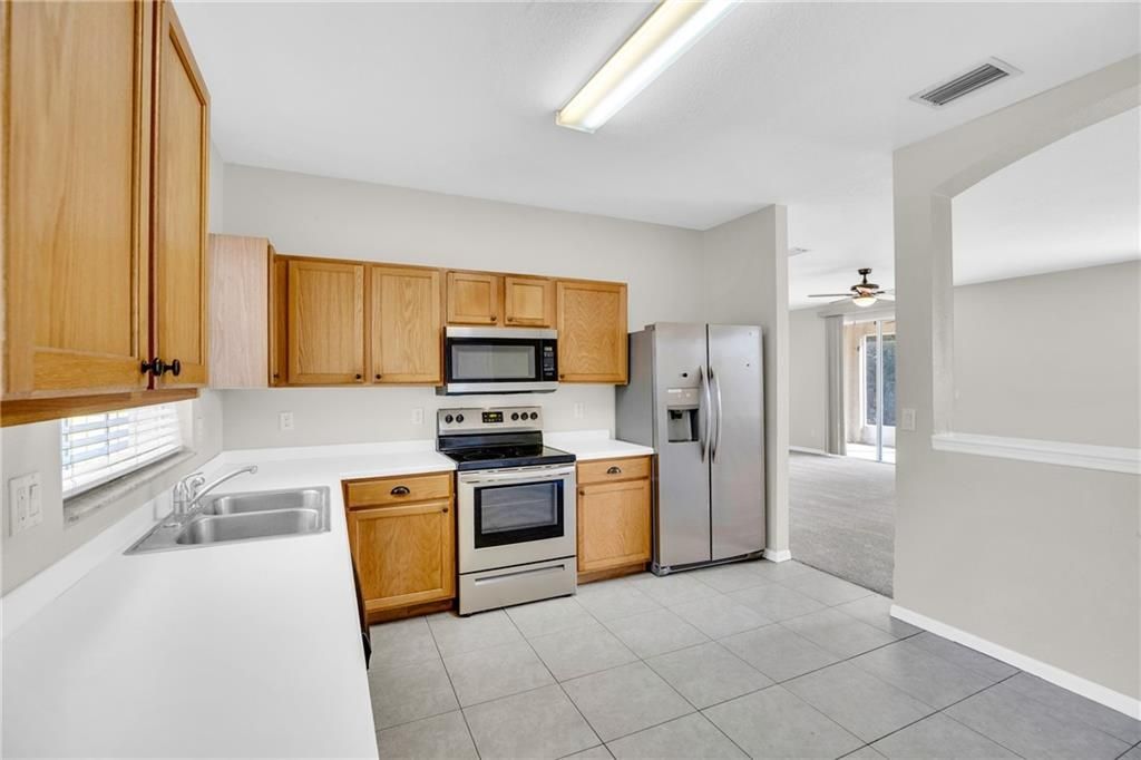 For Sale: $319,900 (3 beds, 2 baths, 1650 Square Feet)