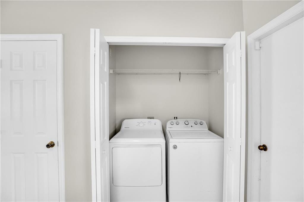 For Sale: $319,900 (3 beds, 2 baths, 1650 Square Feet)