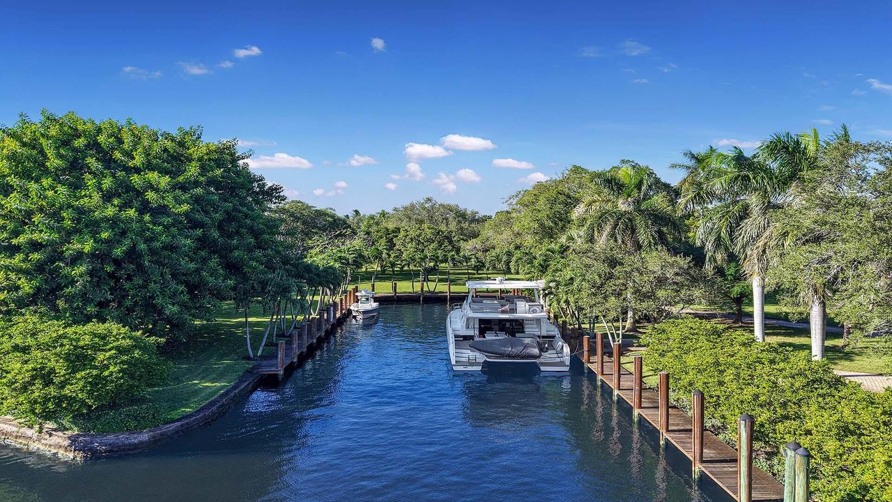 待售: $14,500,000 (1 贝兹, 1 浴室, 1736 平方英尺)