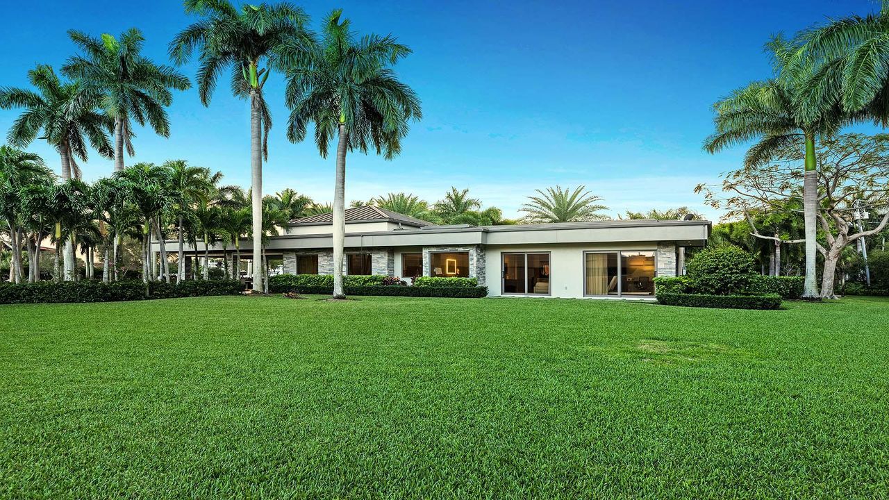 待售: $14,500,000 (1 贝兹, 1 浴室, 1736 平方英尺)