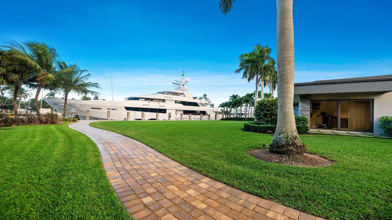 待售: $14,500,000 (1 贝兹, 1 浴室, 1736 平方英尺)