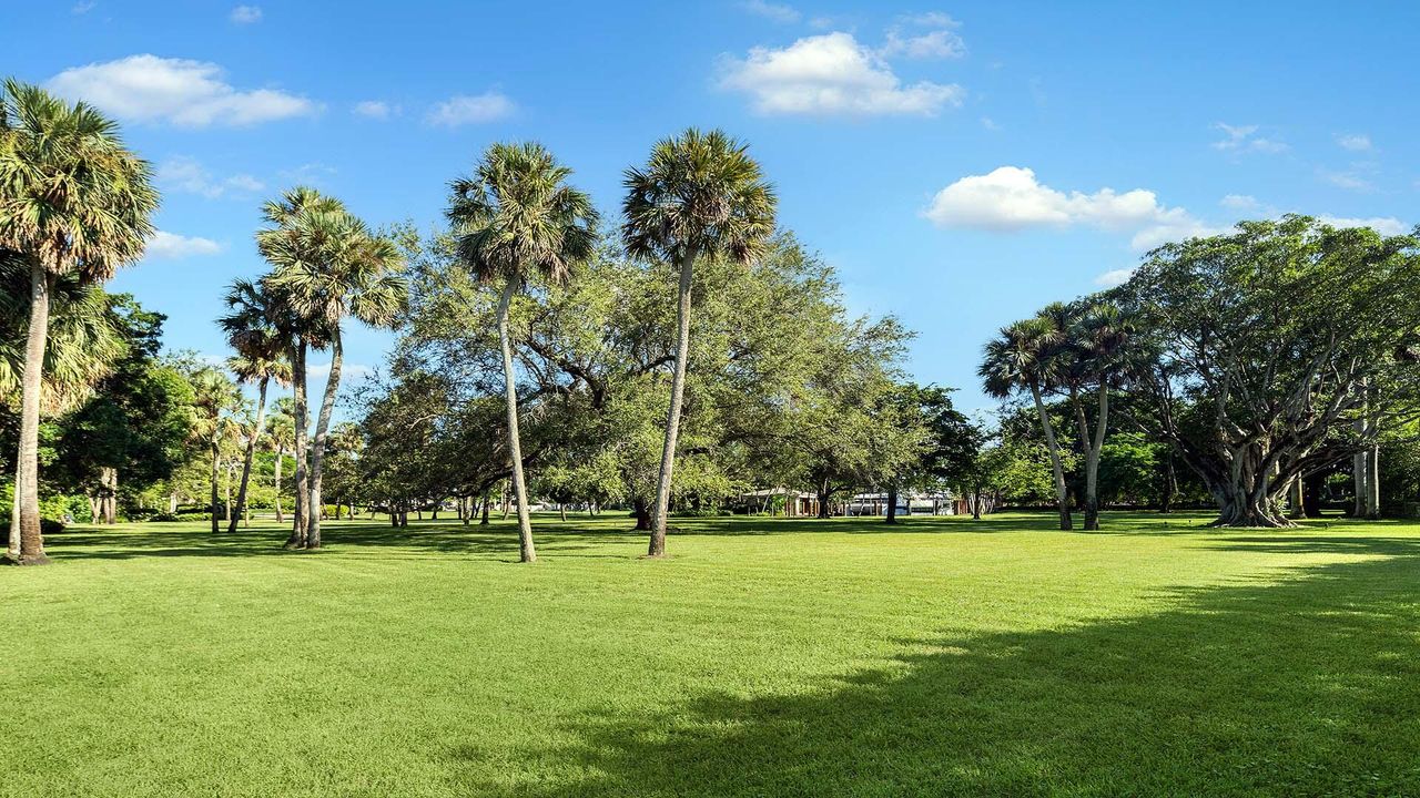 待售: $14,500,000 (1 贝兹, 1 浴室, 1736 平方英尺)