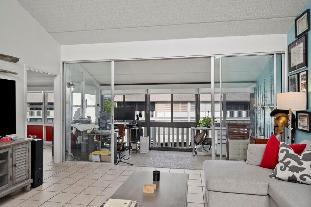 待售: $495,000 (2 贝兹, 2 浴室, 1090 平方英尺)