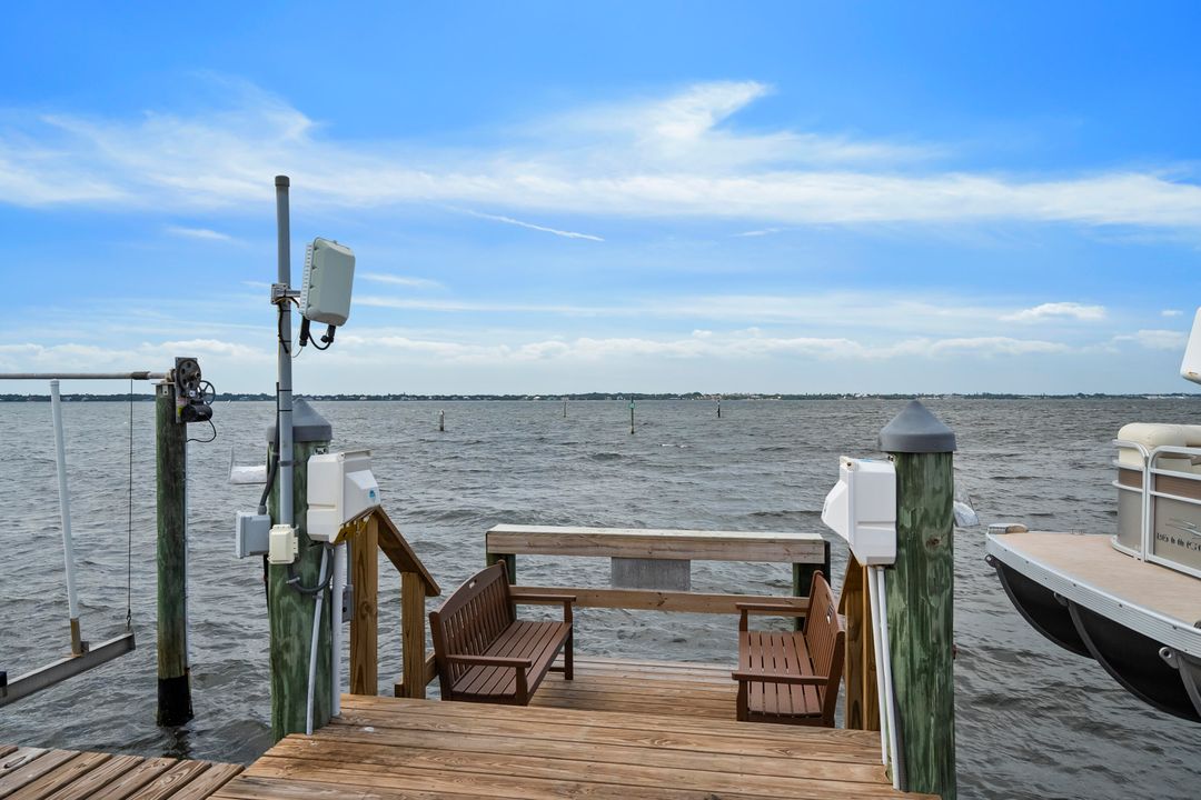 待售: $495,000 (2 贝兹, 2 浴室, 1090 平方英尺)