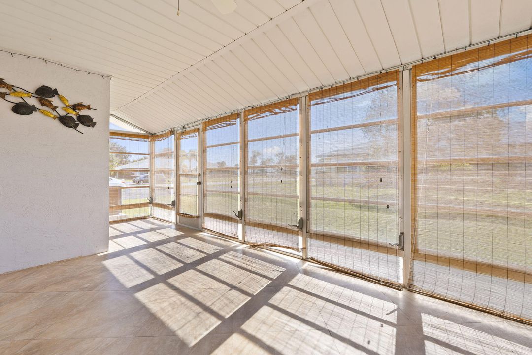 合同活跃: $175,000 (2 贝兹, 2 浴室, 1228 平方英尺)