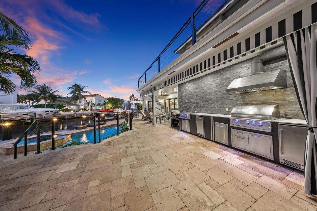 For Sale: $4,750,000 (5 beds, 6 baths, 4100 Square Feet)