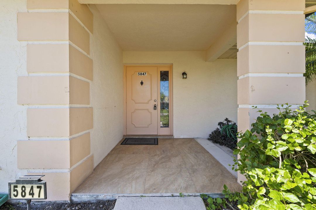 合同活跃: $175,000 (2 贝兹, 2 浴室, 1228 平方英尺)