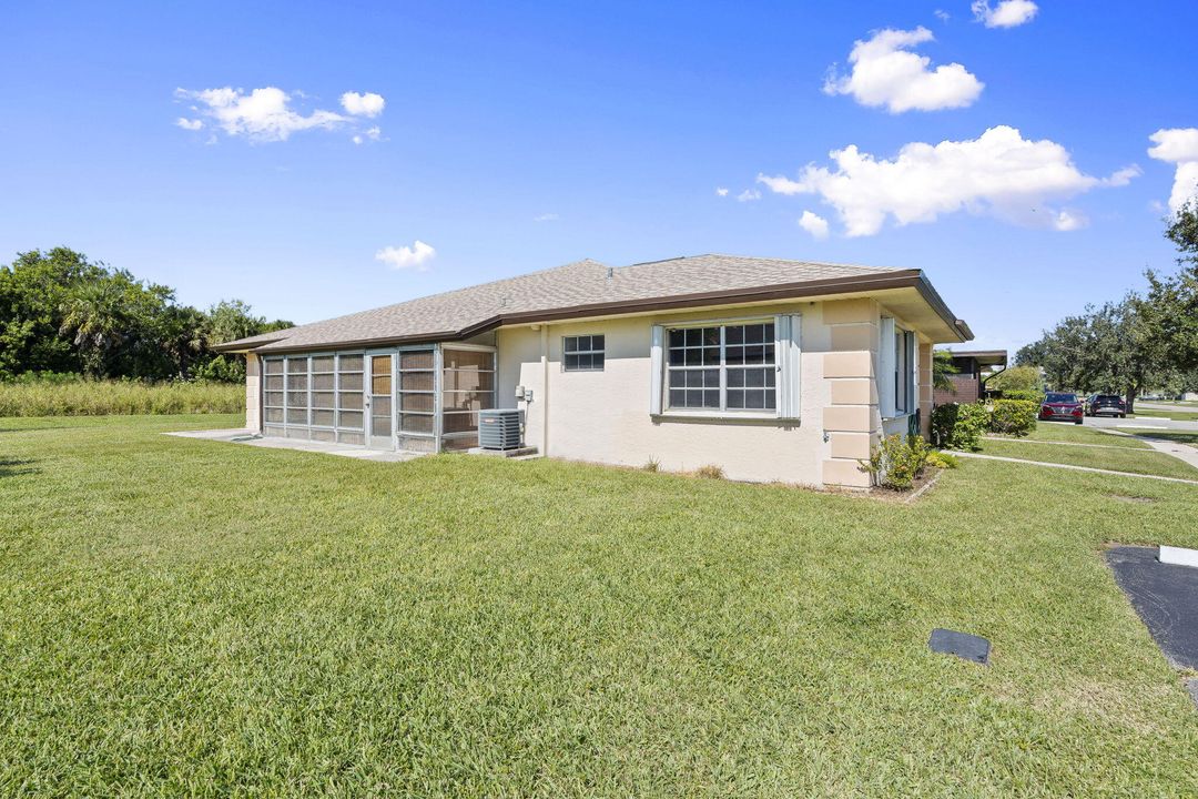 合同活跃: $175,000 (2 贝兹, 2 浴室, 1228 平方英尺)