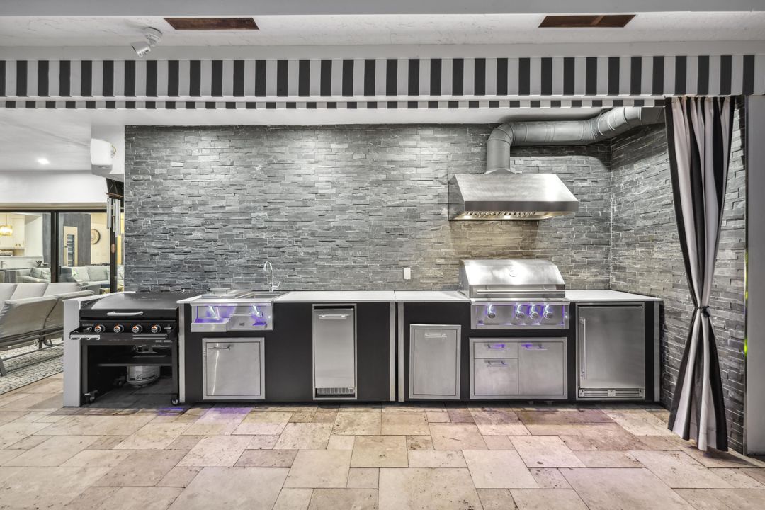 For Sale: $4,750,000 (5 beds, 6 baths, 4100 Square Feet)