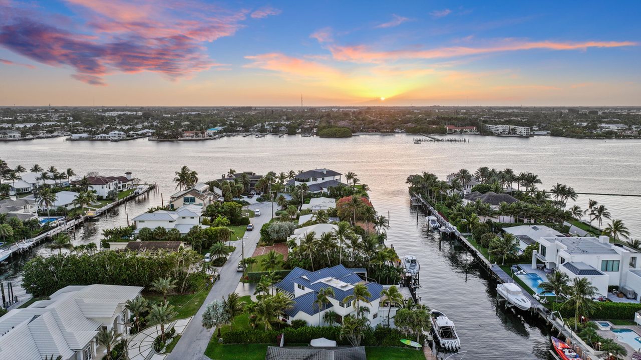 For Sale: $4,750,000 (5 beds, 6 baths, 4100 Square Feet)