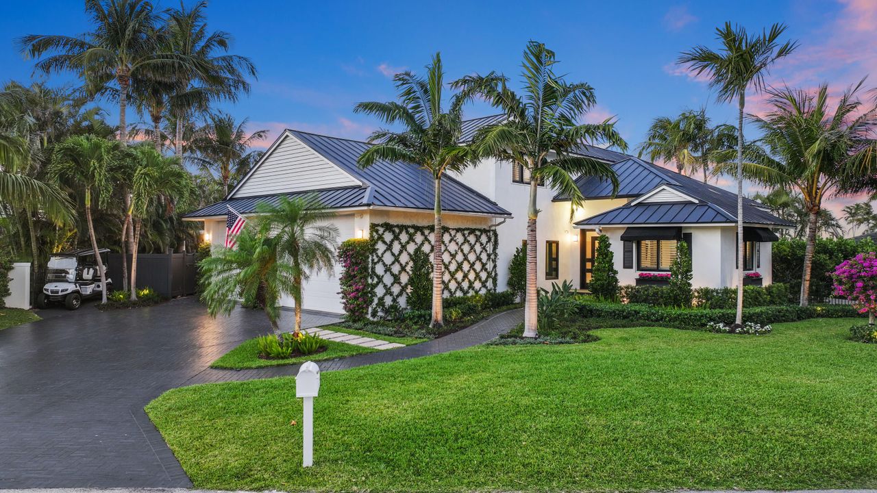 For Sale: $4,750,000 (5 beds, 6 baths, 4100 Square Feet)