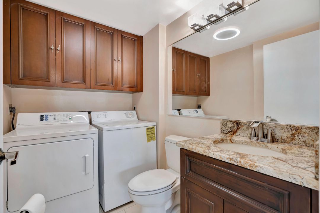 For Sale: $279,888 (2 beds, 2 baths, 1374 Square Feet)