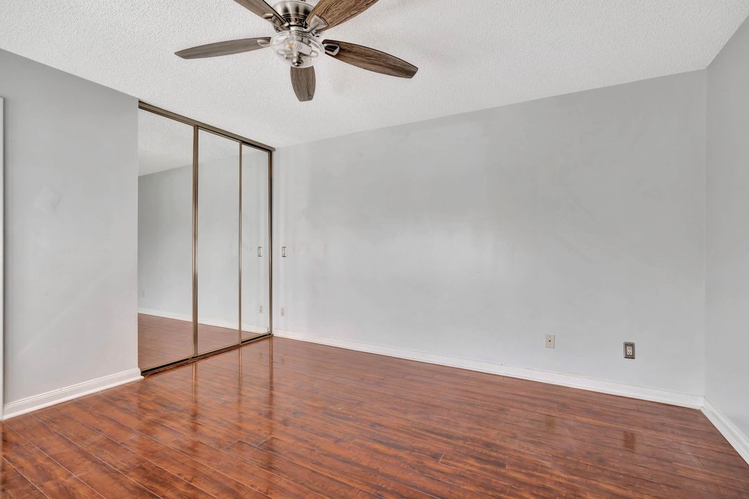 For Sale: $279,888 (2 beds, 2 baths, 1374 Square Feet)